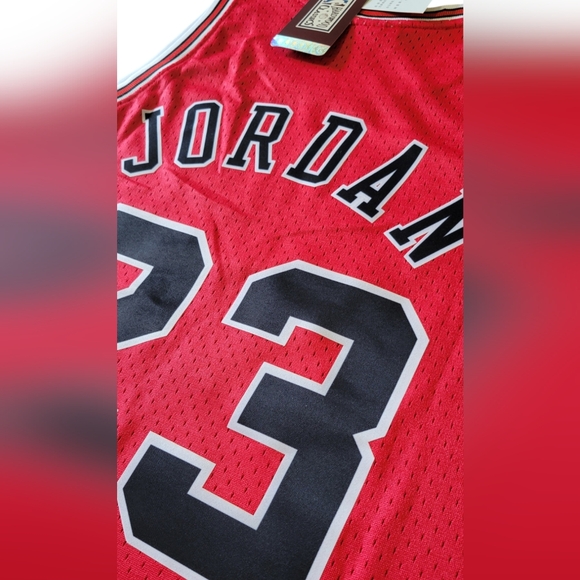 Michael Jordan Jersey Chicago Bulls - Picture 6 of 6